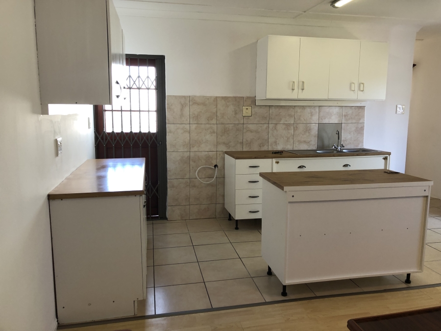 To Let 2 Bedroom Property for Rent in Muizenberg Western Cape